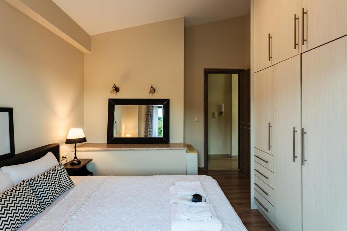 Petalídhion Villa Armonia - Beachfront Majestic Retreat מראה חיצוני תמונה