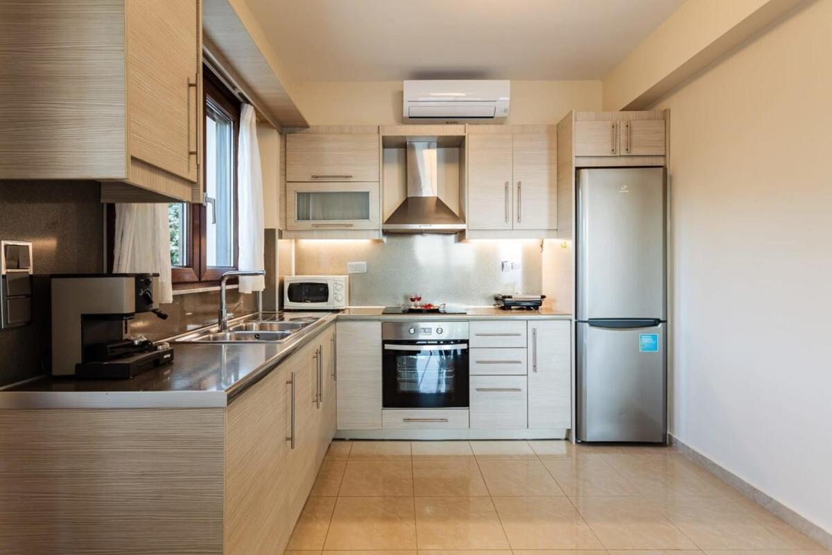 Petalídhion Villa Armonia - Beachfront Majestic Retreat מראה חיצוני תמונה