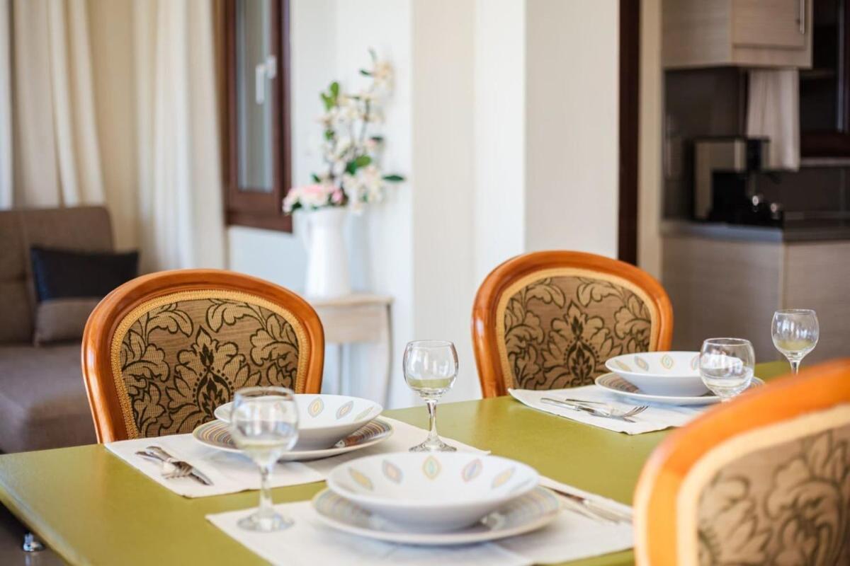 Petalídhion Villa Armonia - Beachfront Majestic Retreat מראה חיצוני תמונה