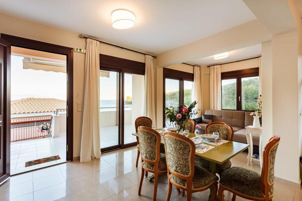 Petalídhion Villa Armonia - Beachfront Majestic Retreat מראה חיצוני תמונה