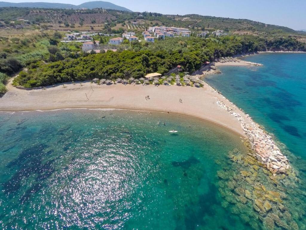 Petalídhion Villa Armonia - Beachfront Majestic Retreat מראה חיצוני תמונה